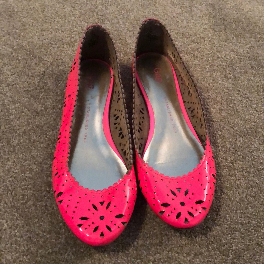 Pink flats